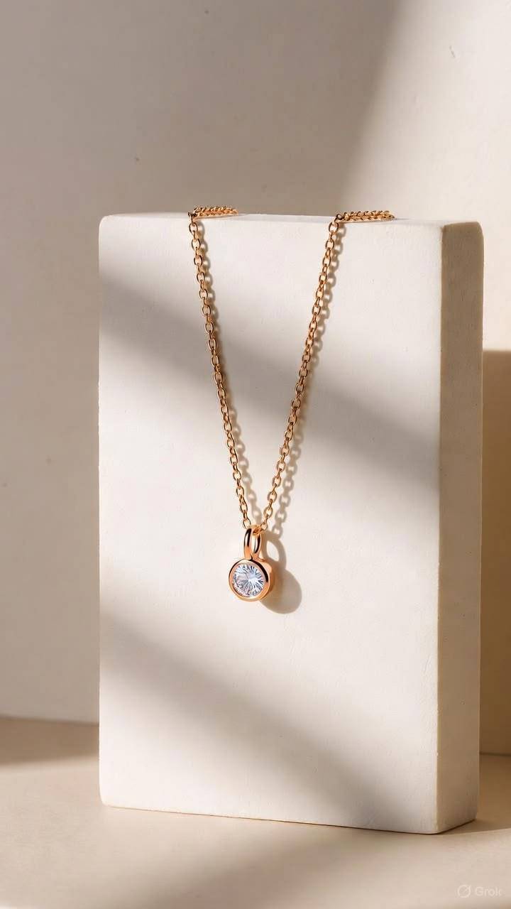 The Solitaire Dewdrop Pendant